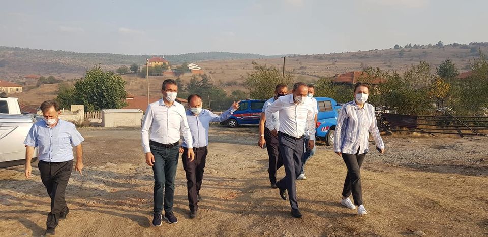 Ak Parti Bolu İl Başkanı Nurettin Doğanay Milletvekili Arzu Aydın ve Heyeti Orman Yangını Bölgesinde
