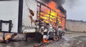 Bolu’da kağıt yüklü dorse alev topuna döndü